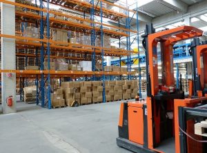 6 Ways to Track Warehouse Efficiency & Productivity