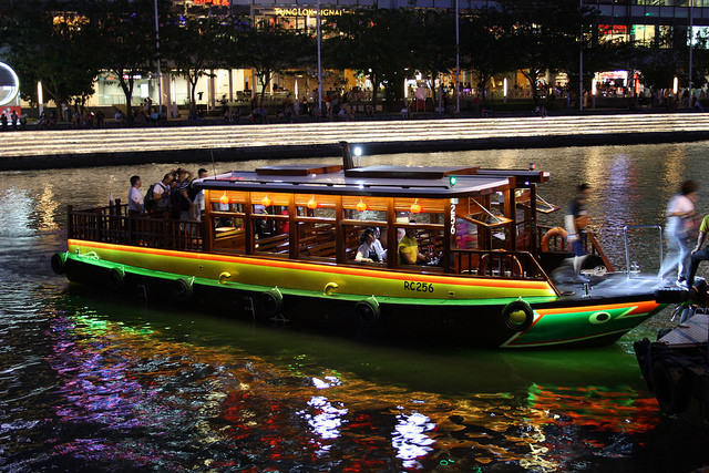 Singapore boat tour is a must try activities for couple visiting singapore