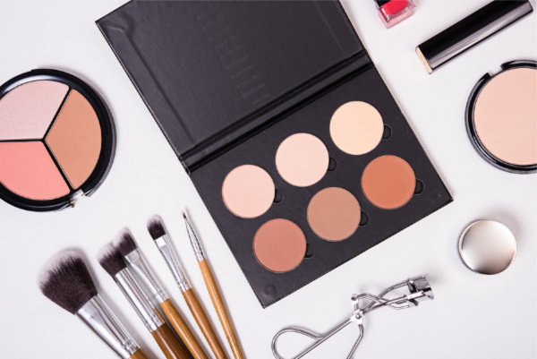 Every Girl's Make-Up Kit Must-Haves