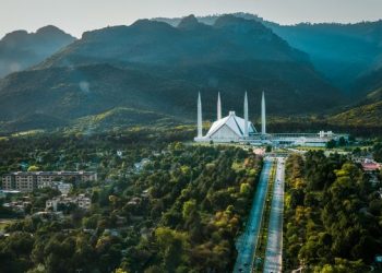 Right from Mosque to Mountains-Places to Visit in Pakistan