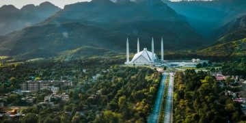 Right from Mosque to Mountains-Places to Visit in Pakistan