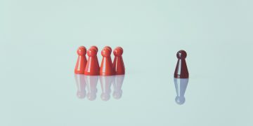 3 ways that population and sample size can influence response rates.