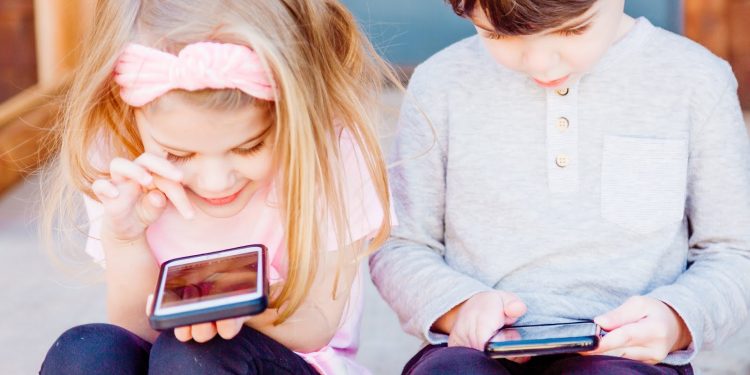 5 Things Your Child Can Do with a Smartphone for Good