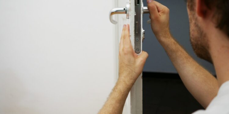 How to Hire a Locksmith Vancouver